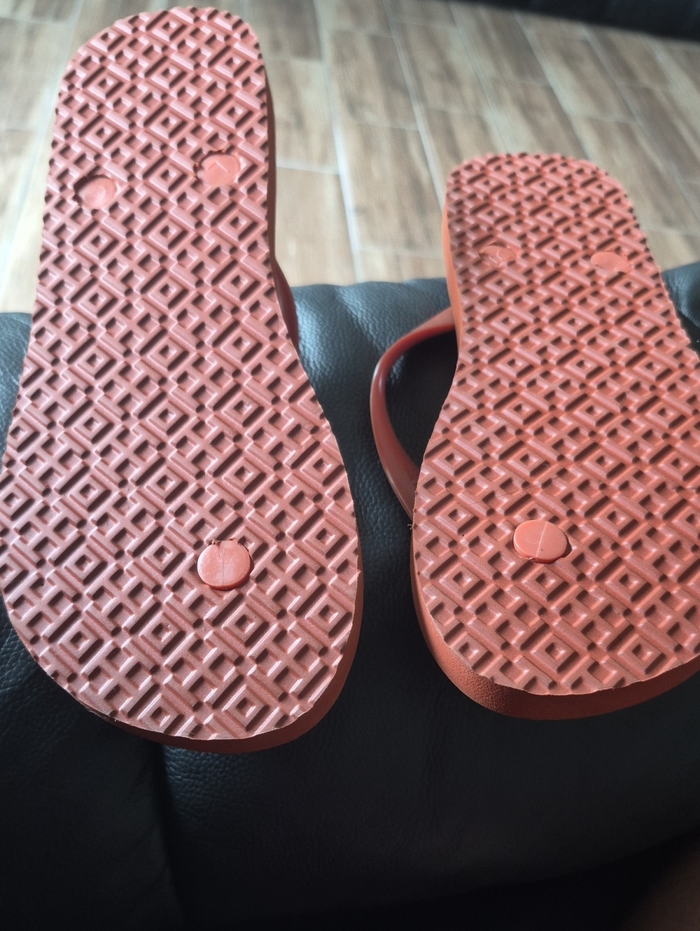 Tory Burch Coral Strap Check Print Size 8 Flip Flops - Picture 5 of 5